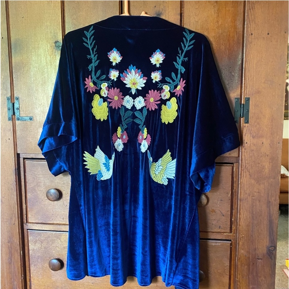 Velvety Floral Kimono!